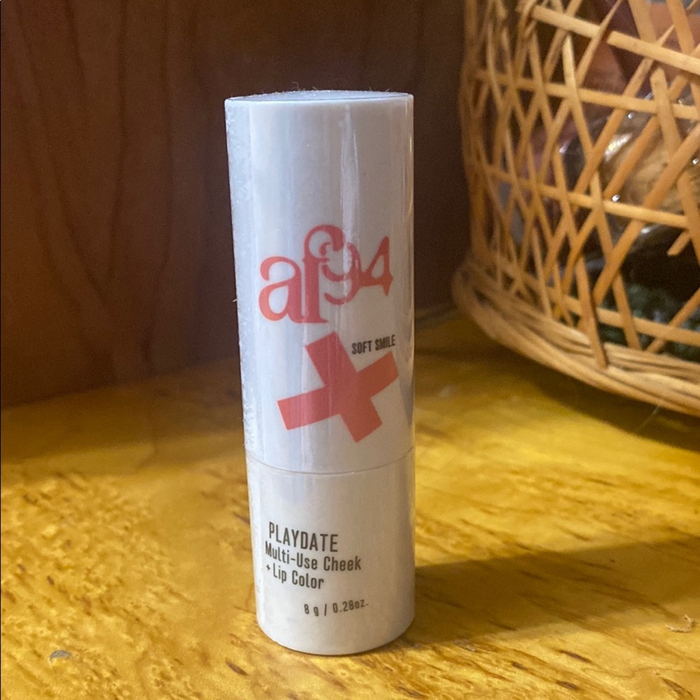 AF94 Soft Smile Multi-Use Cheek & Lip Color 0.28oz.